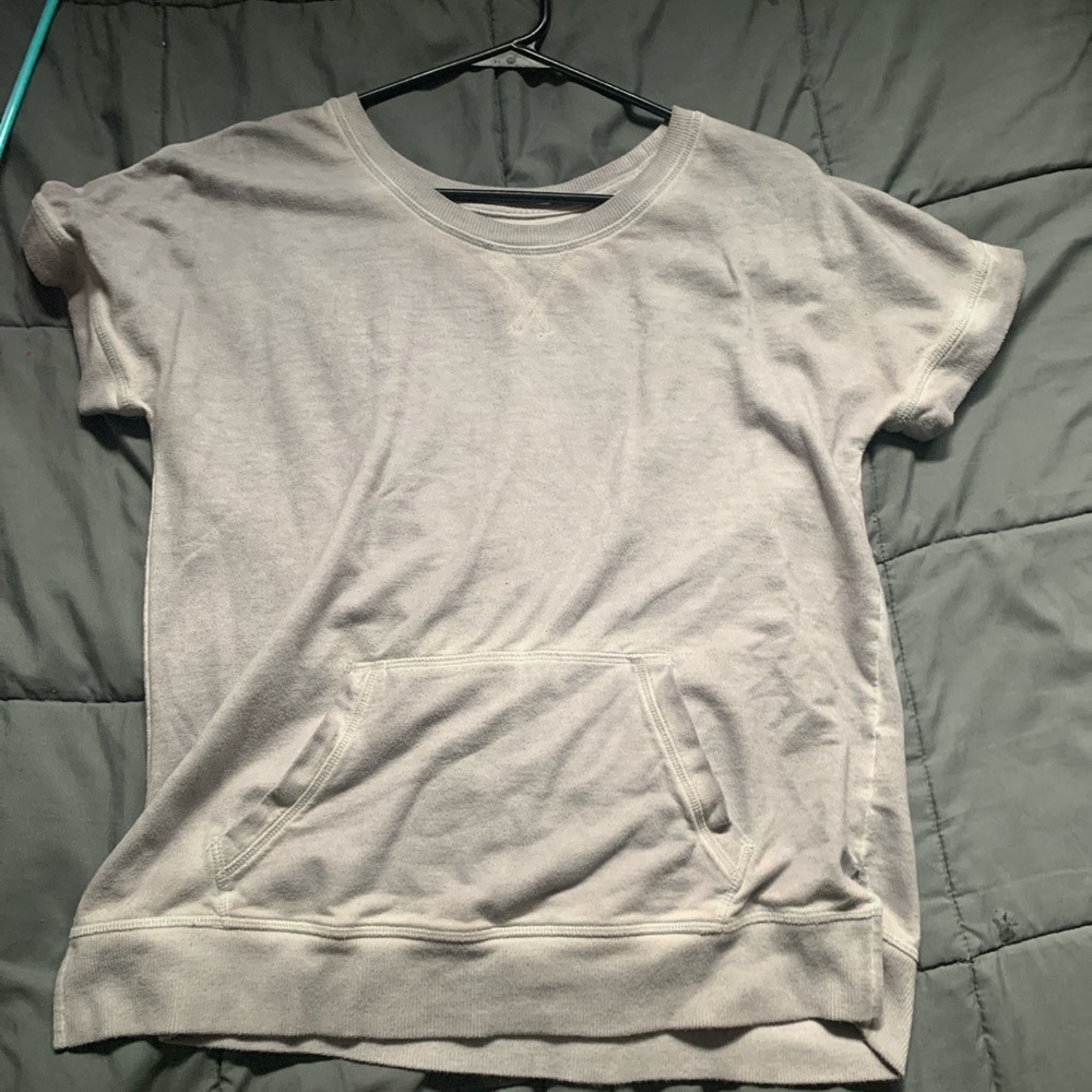 GRAT T-SHIRT WITH POCKET.